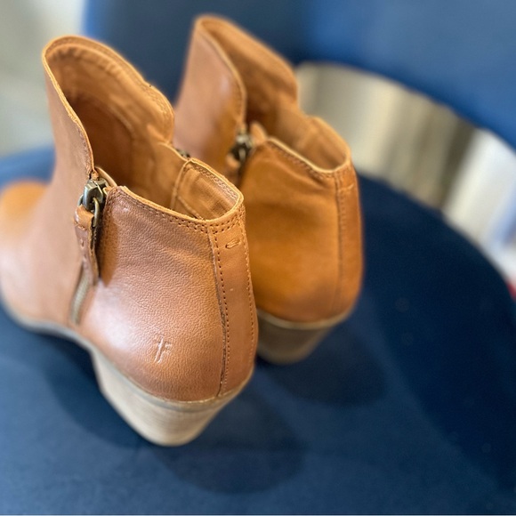Frye Judith Zip Bootie size 9.5 - Picture 9 of 12